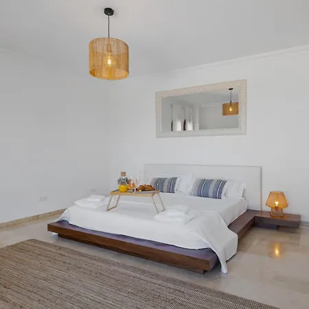 Private Luxury 5 Bedroom Benahavis Near Marbella 别墅 埃斯特波纳