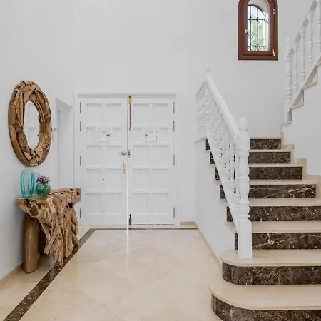 别墅 Private Luxury 5 Bedroom Benahavis Near Marbella 埃斯特波纳